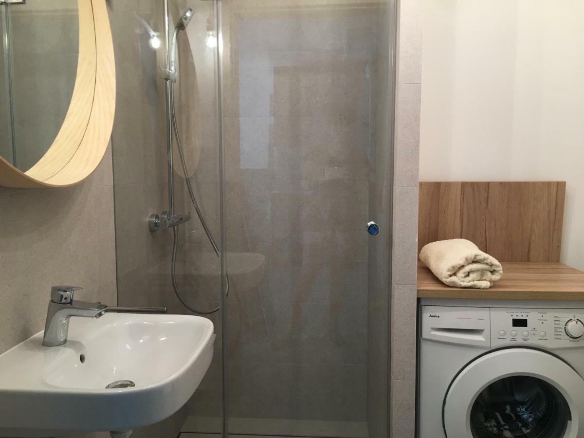 Shoq Studio Nice Apartment With Private Parking Krakkó Kültér fotó